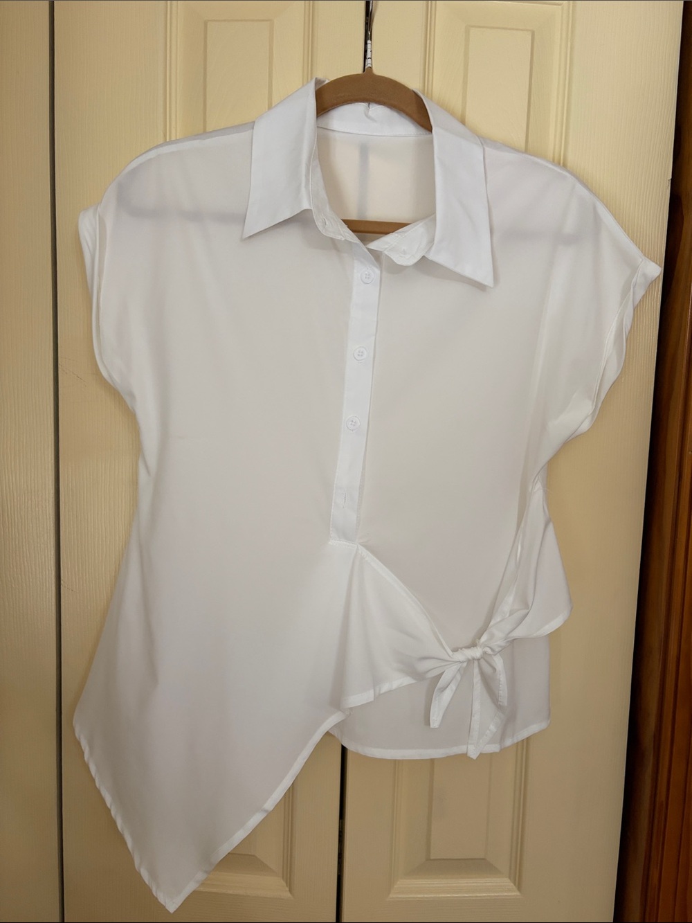 Women's White Collared Tie-Hem Blouse